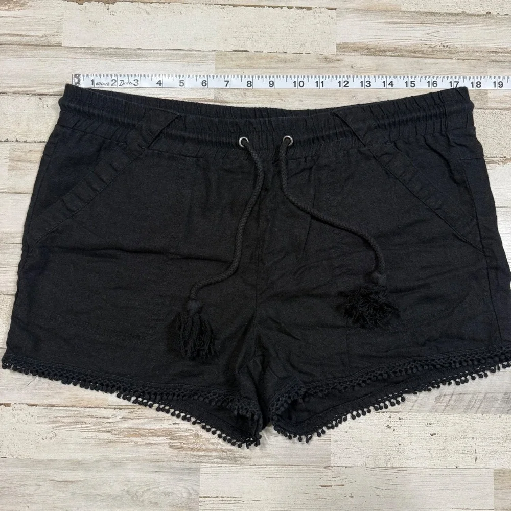 Rewind Black Linen Blend Drawstring Shorts with Crochet Trim Size‎ L - Picture 3 of 8
